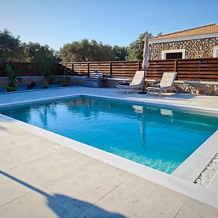 شقة Mandilaria Stone House *