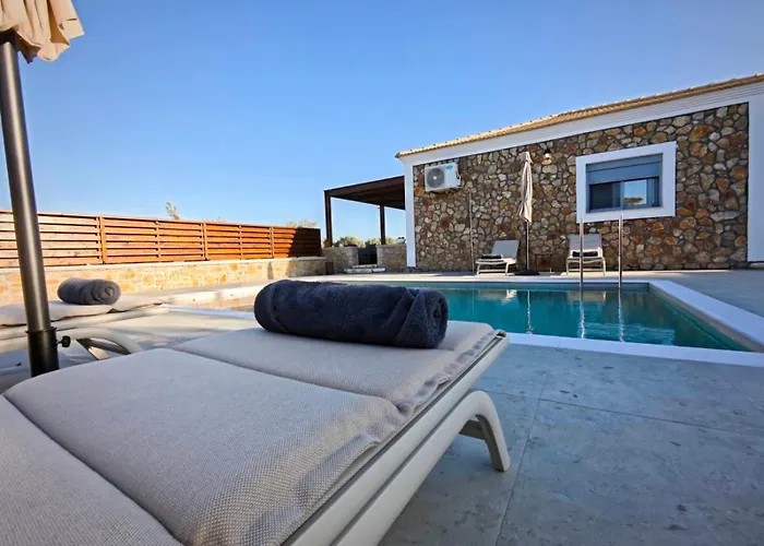 Mandilaria Stone House شقة أفانتو