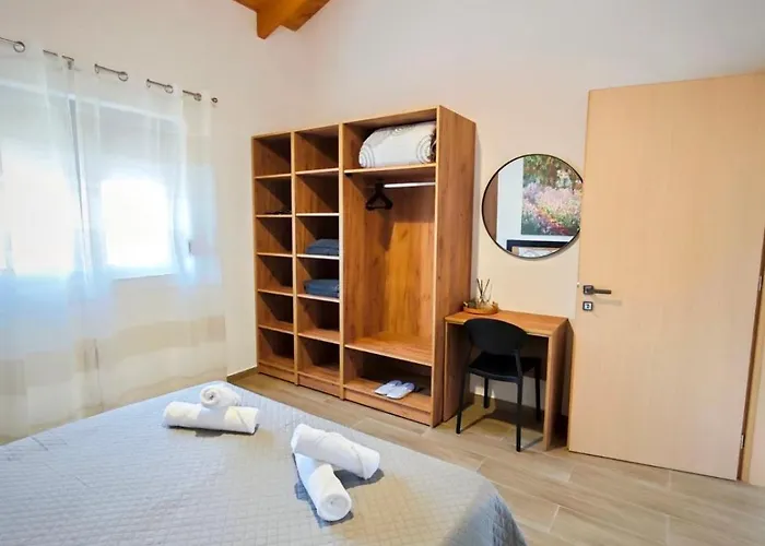 شقة Mandilaria Stone House *