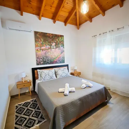 Mandilaria Stone House شقة