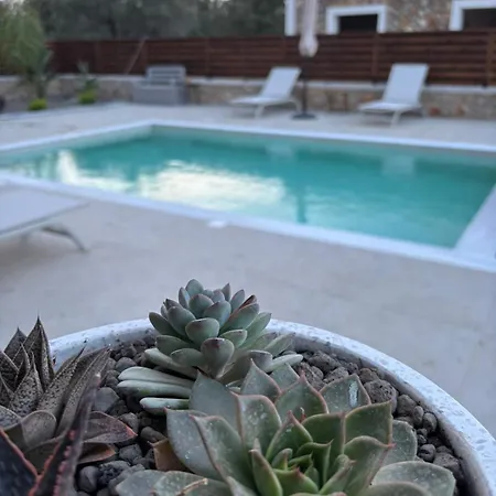 Mandilaria Stone House