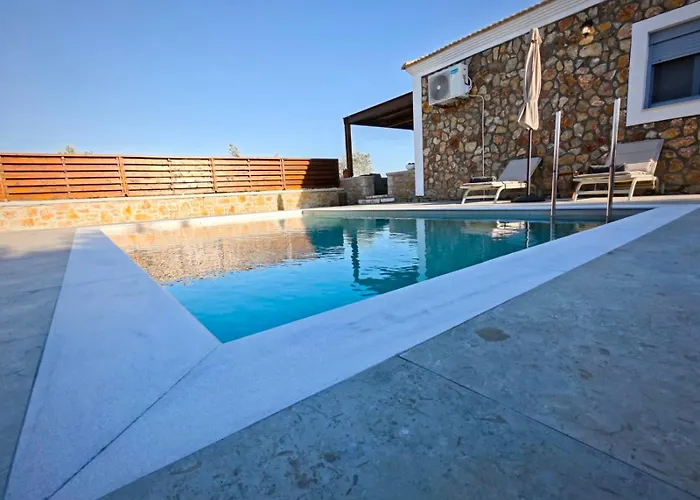 Mandilaria Stone House