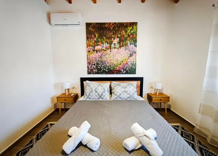 Mandilaria Stone House *