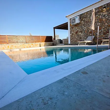 Mandilaria Stone House